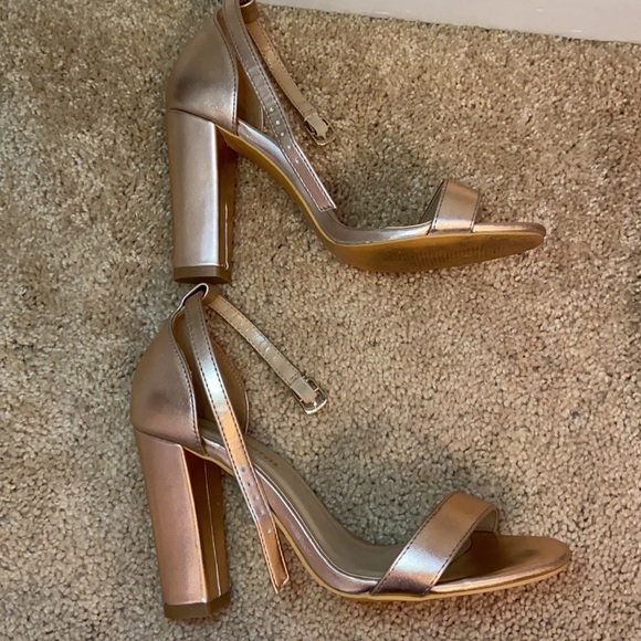 Heels - Picture 3 of 5